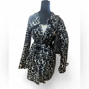 Women’s animal print blazer lightweight chic office statement capsule Y2K vtg